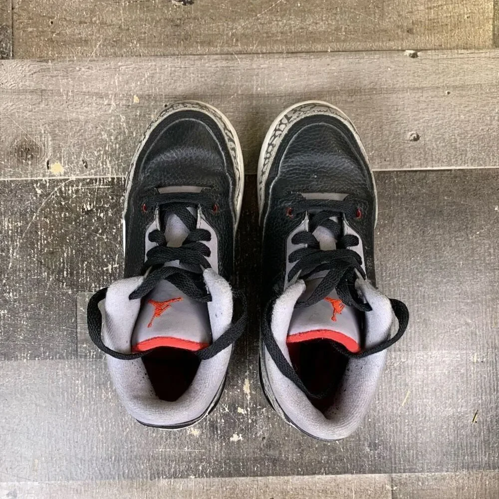 Nike Air Jordan 3 Retro Kids Size 2Y OG Black Cement Basketball Shoes Sneakers